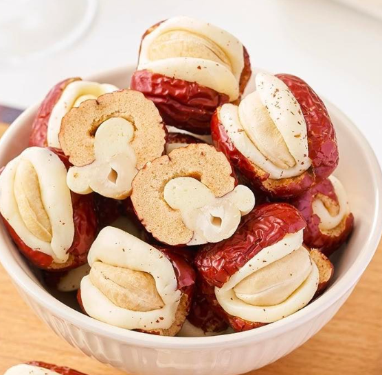 พุทรานมสอดไส้อัลมอนด์