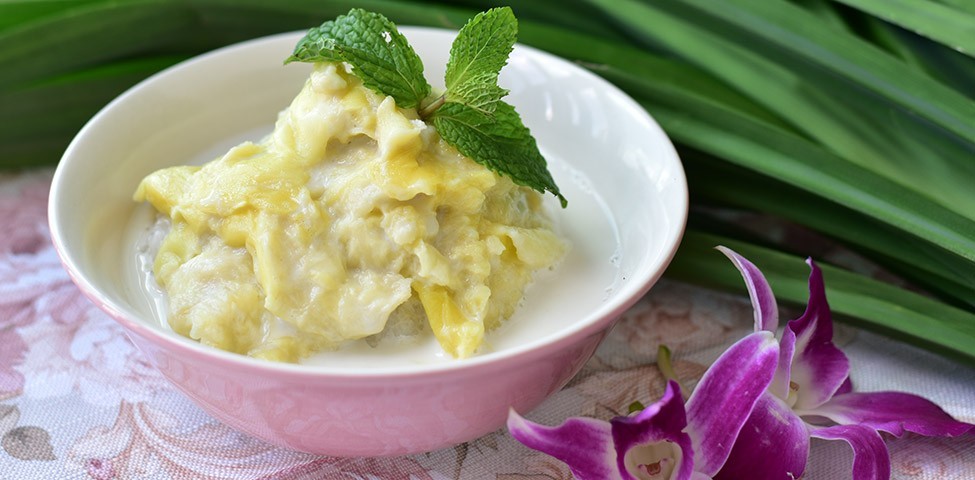 Durian sticky rice with coconut milk