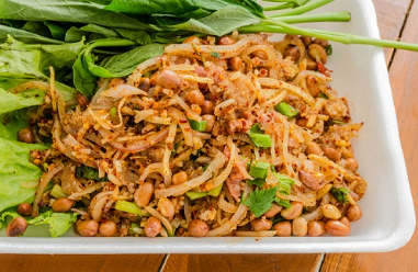  ยำแหนมข้าวทอด