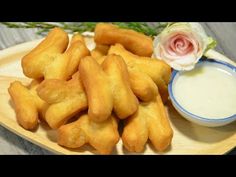 Pa-tong-ko (Deep-fried doughstick)