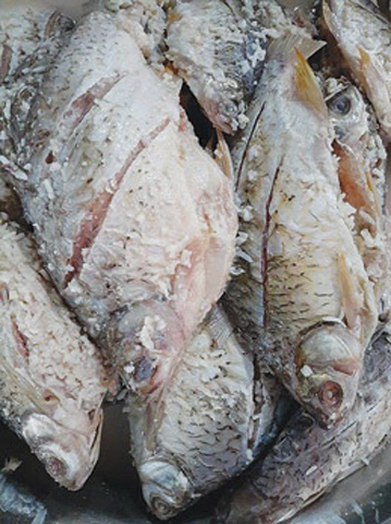 Sour fish, large, marinated fish
