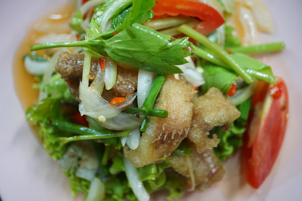 Spicy Crispy Gourami Fish Salad