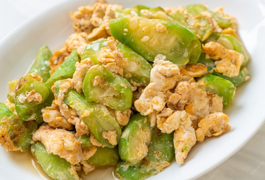 ผัดบวบใส่ไข่