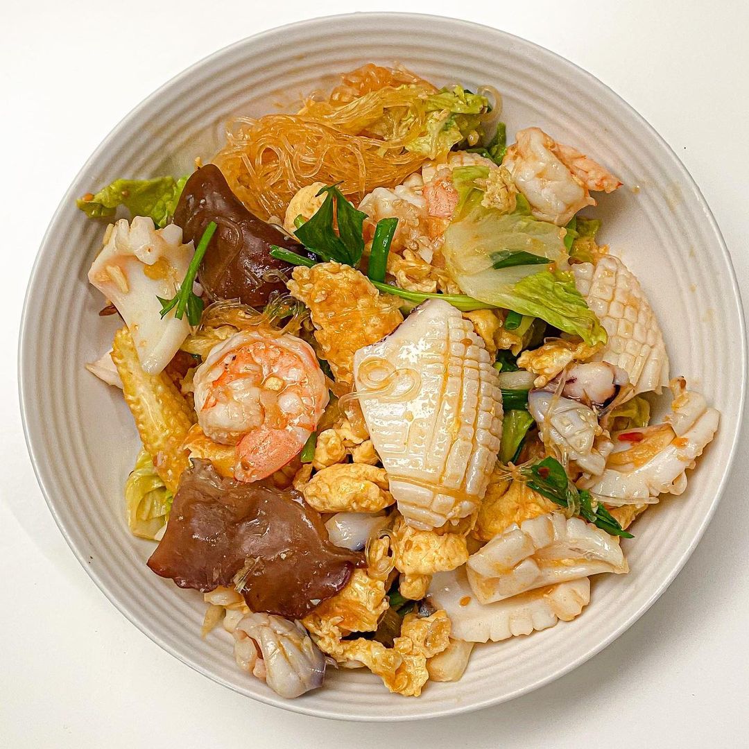 tir-fried Glass Noodles with Seafood and Sukiyaki Sauce
